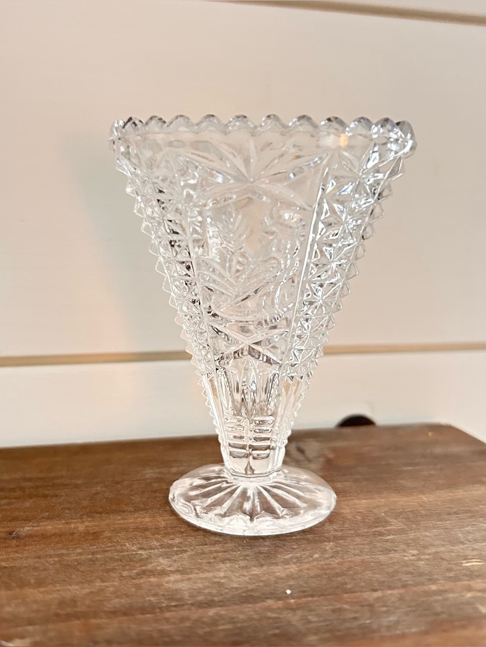 Hofbauer Byrdes Vintage Fan Vase Etched Bird 4” Tall Scalloped Rum Footed Base